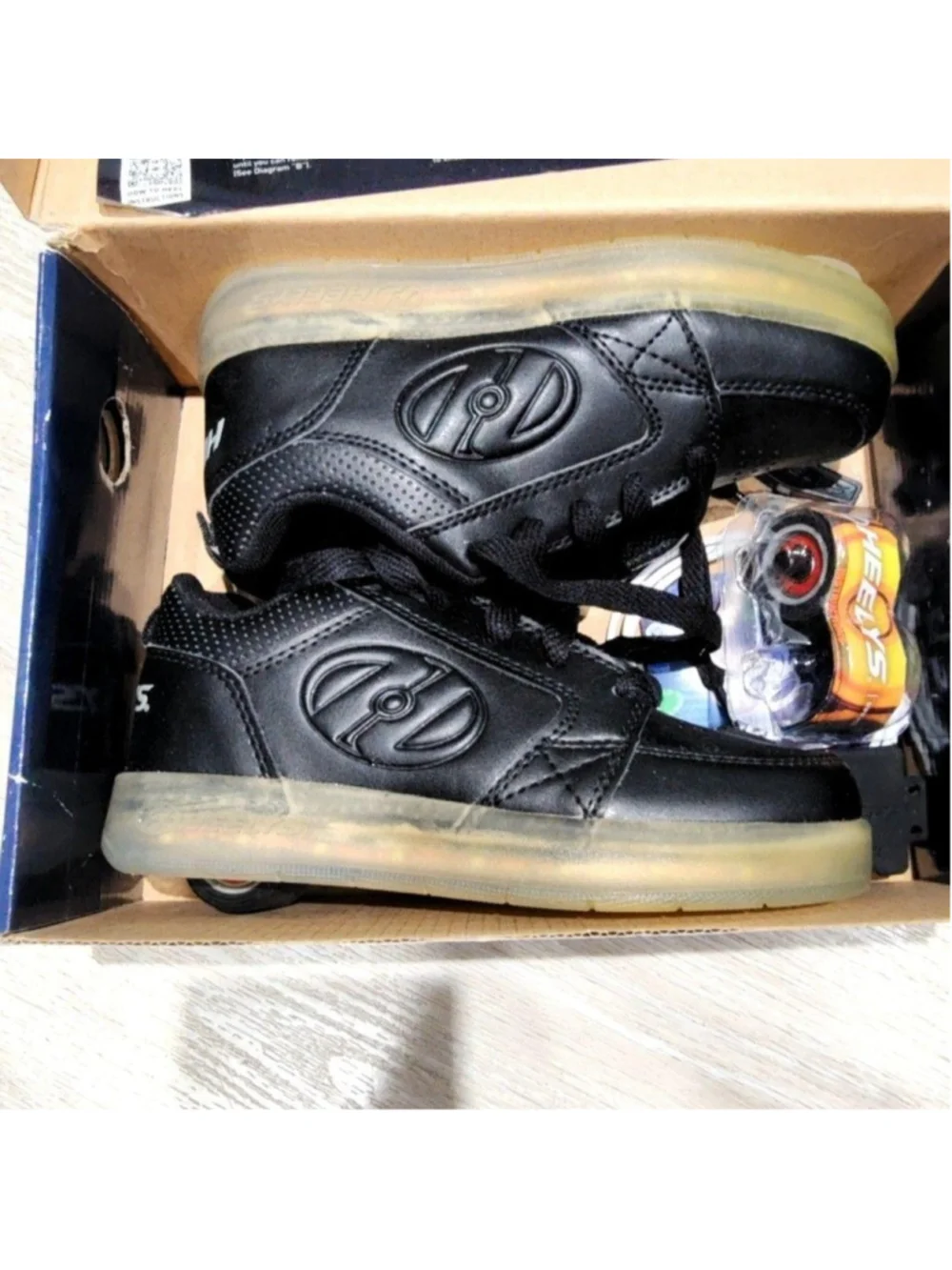 Heelys Premium Lights L10 Shoes Boys 2 Black LED Light Up Roller Sneakers Casual